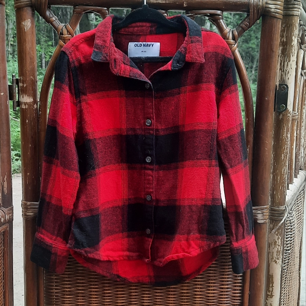 🍀3/15 Boy's Old Navy Plaid Shirt ❤️🖤